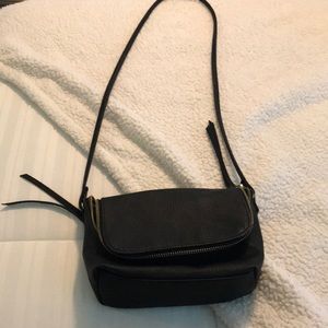 black crossbody bag